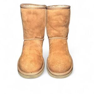 UGG Australia Classic Short Chestnut Suede Sheepskin Boots Women’s Size 8